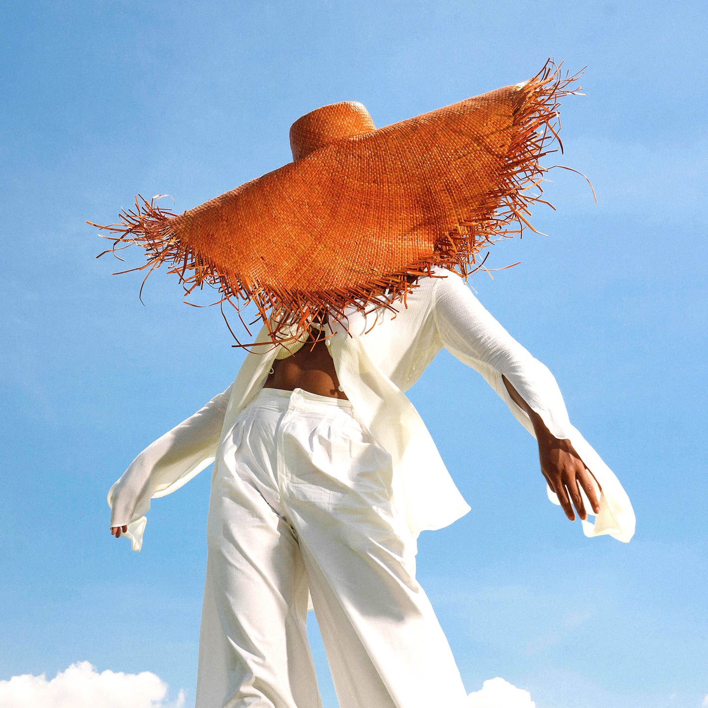 Woven Straw Hat in Burnt Caramel
