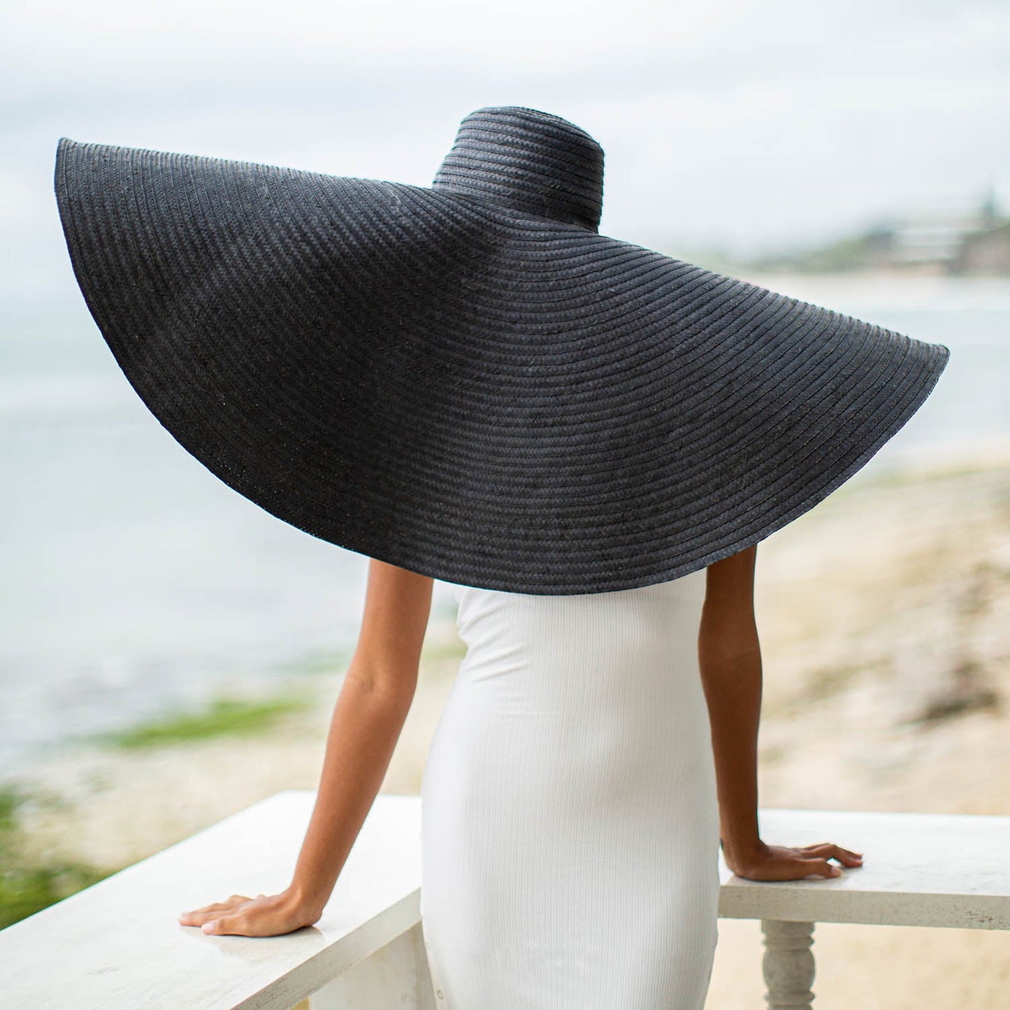 Oversized Straw Hat In Black