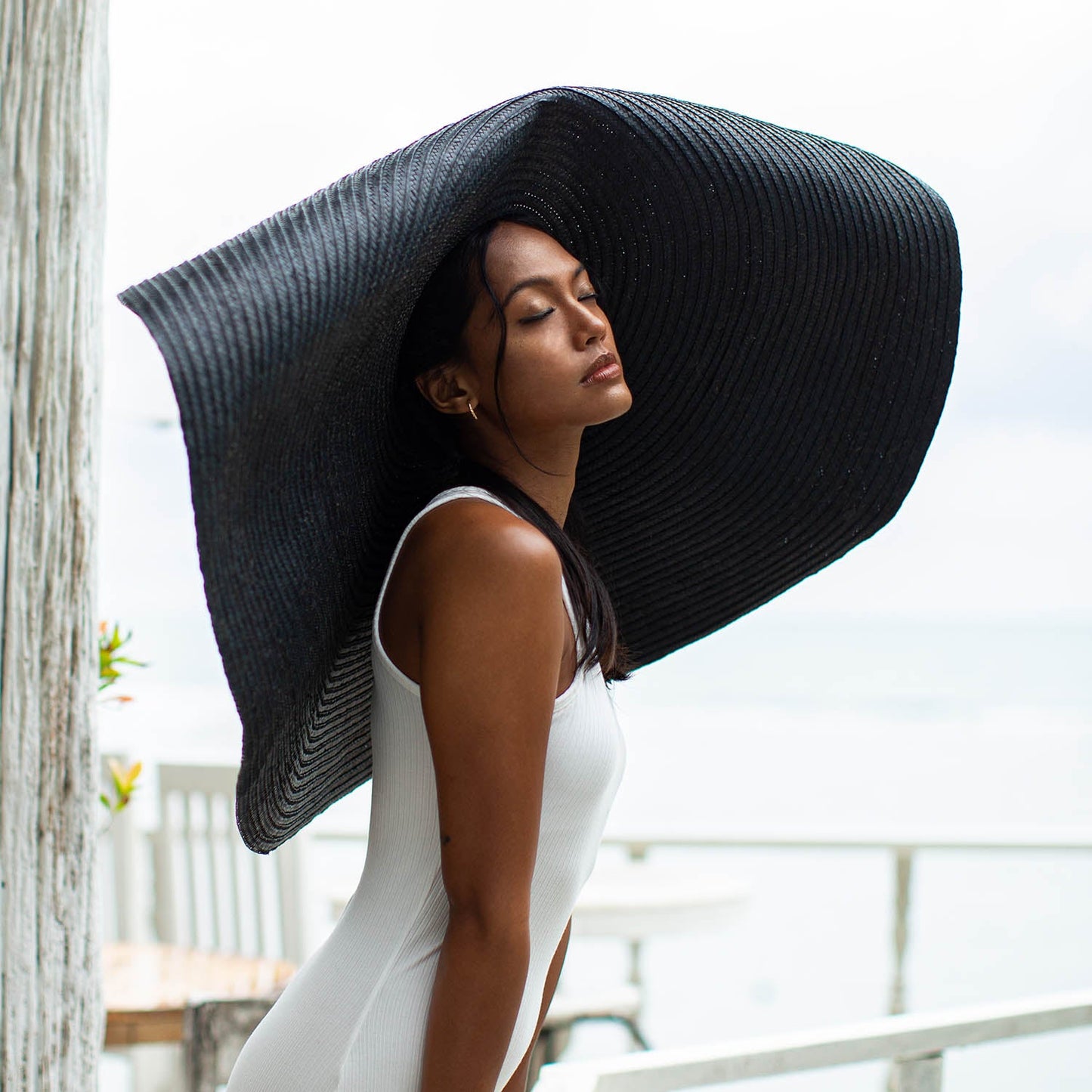 Oversized Straw Hat In Black